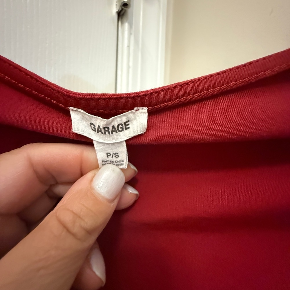 Garage Red Fitted Crop Blouse - Picture 2 of 2